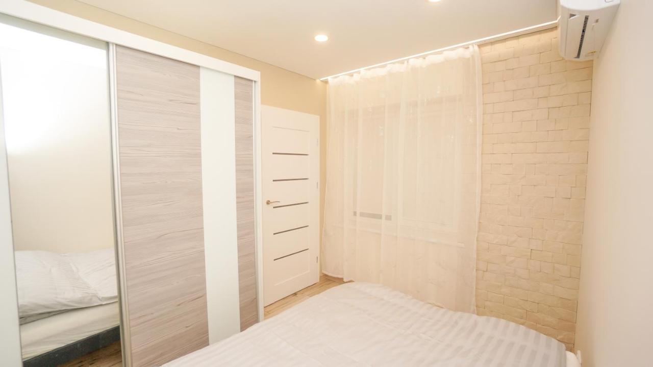Red Brick House Apartment มาริยามโปเล ภายนอก รูปภาพ