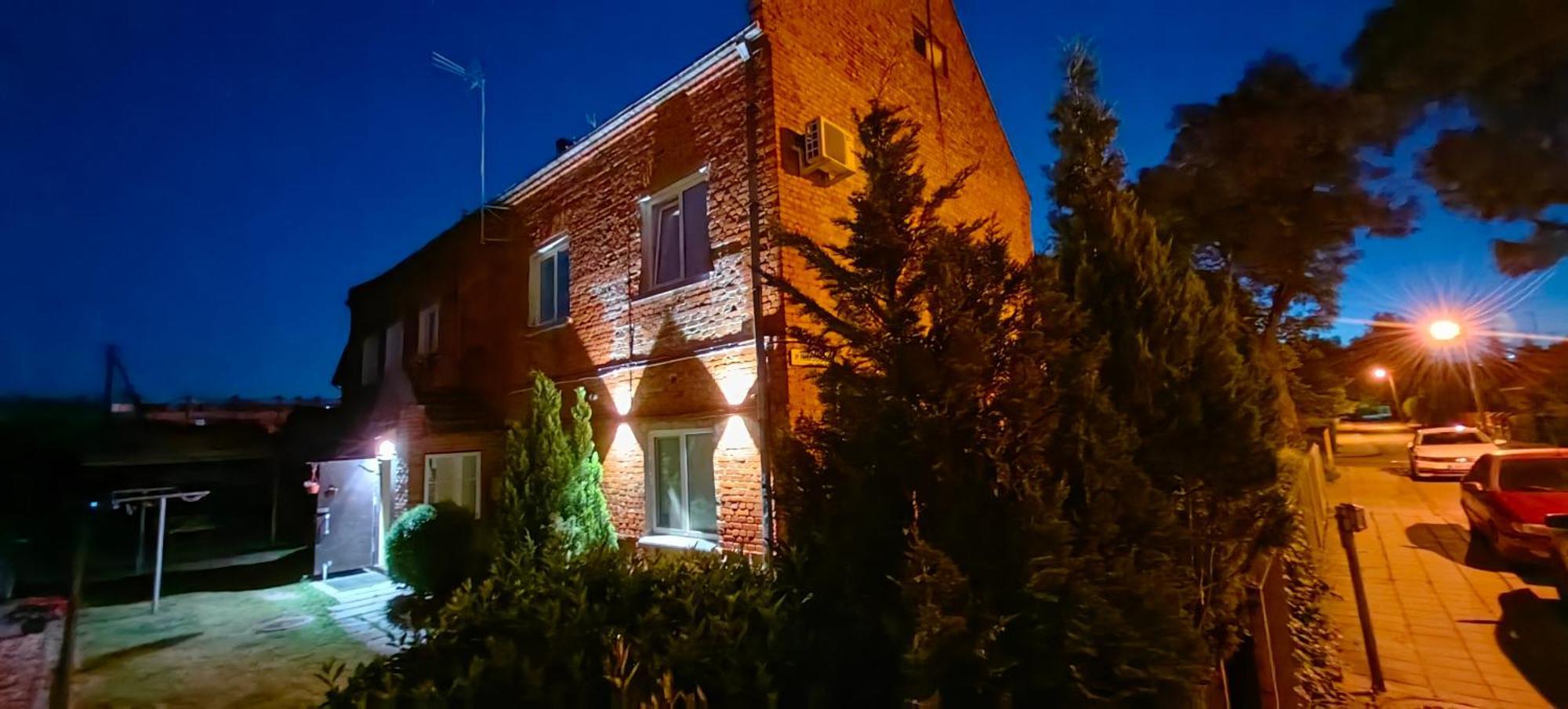 Red Brick House Apartment มาริยามโปเล ภายนอก รูปภาพ